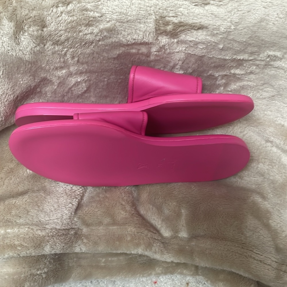 Louis Vuitton Slides/Sandals - Picture 14 of 16